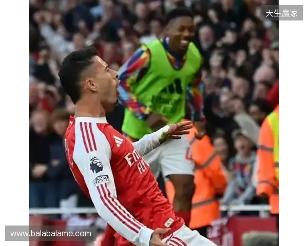 镜报：曼联沦为喜剧俱乐部，至暗时刻可能超越了之前的利物浦